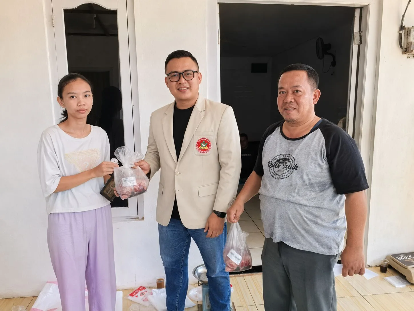 Tebar Kepedulian, Riyan Ardiansah Sekretaris Pemuda Muhammadiyah Salurkan Daging Kurban