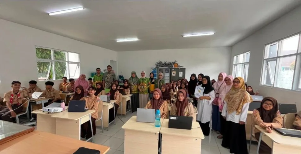 Kolaborasi PKM UPN Veteran Jakarta dan UNTIRTA, Perkuat Literasi Pajak Digital di SMKN 3 Depok