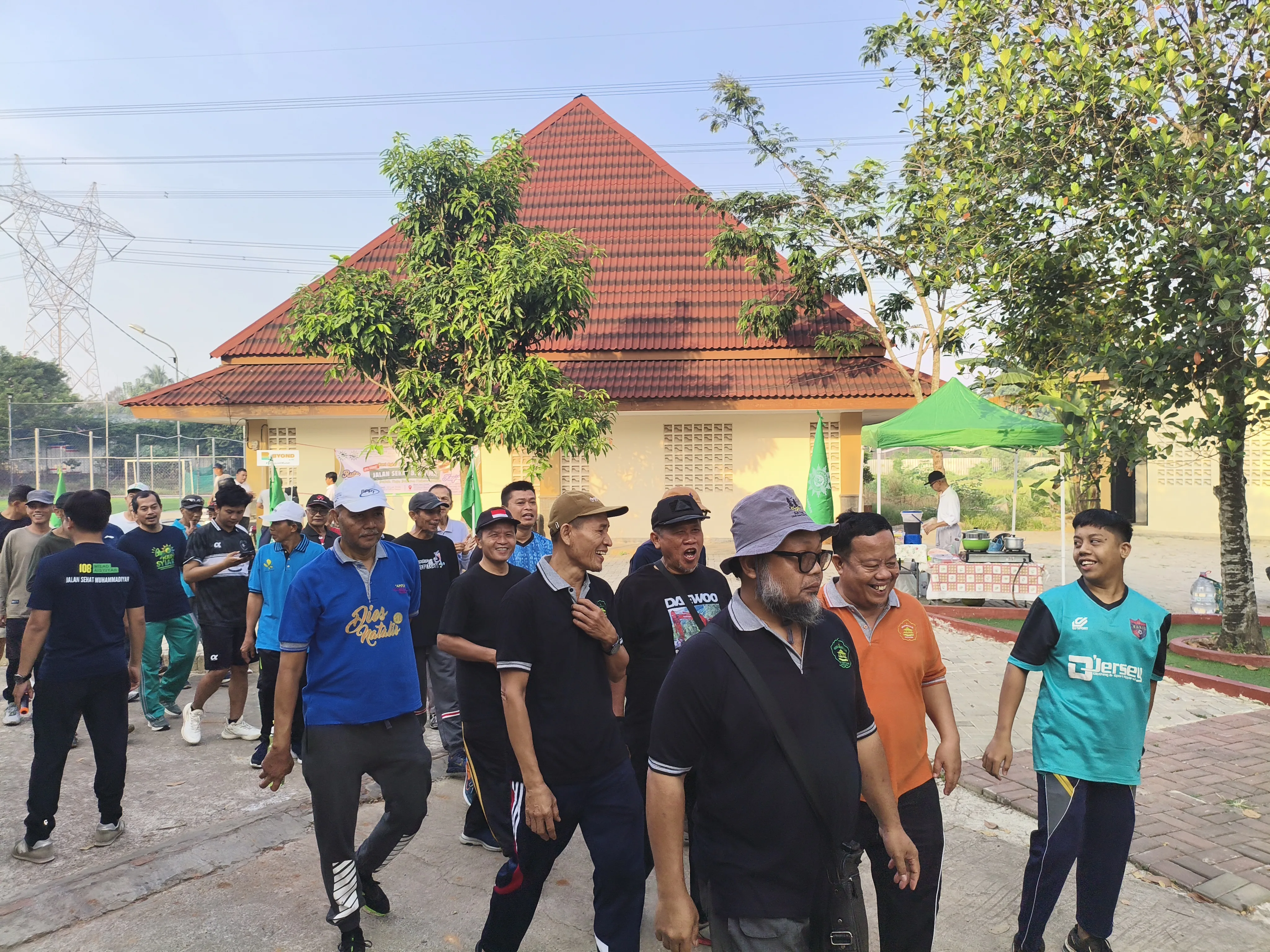 Warga Muhammadiyah Pagedangan Gelar Jalan-jalan Sehat di Perumahan Bumi Puspiptek Asri