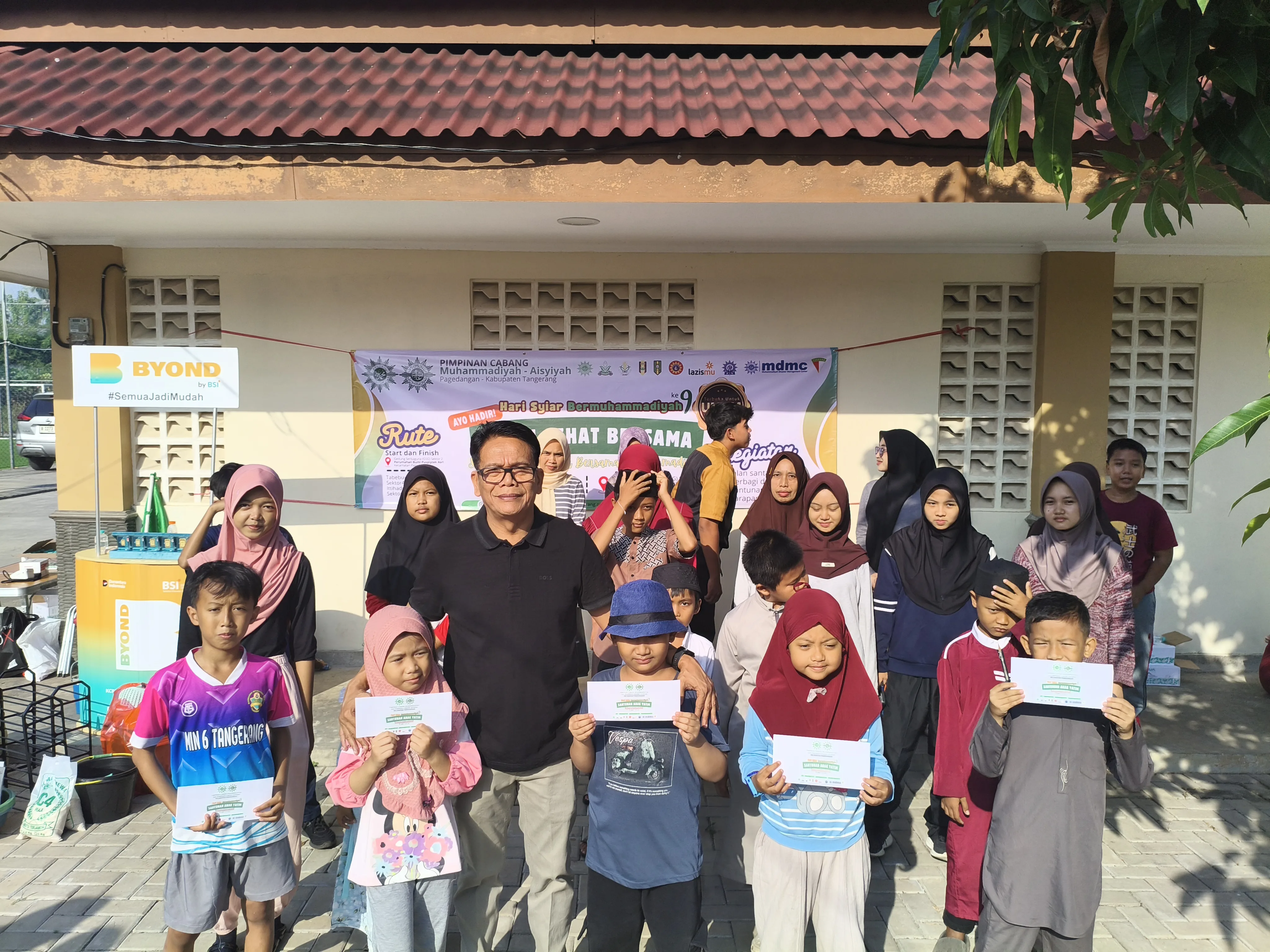 Warga Muhammadiyah Pagedangan Gelar Jalan-jalan Sehat di Perumahan Bumi Puspiptek Asri