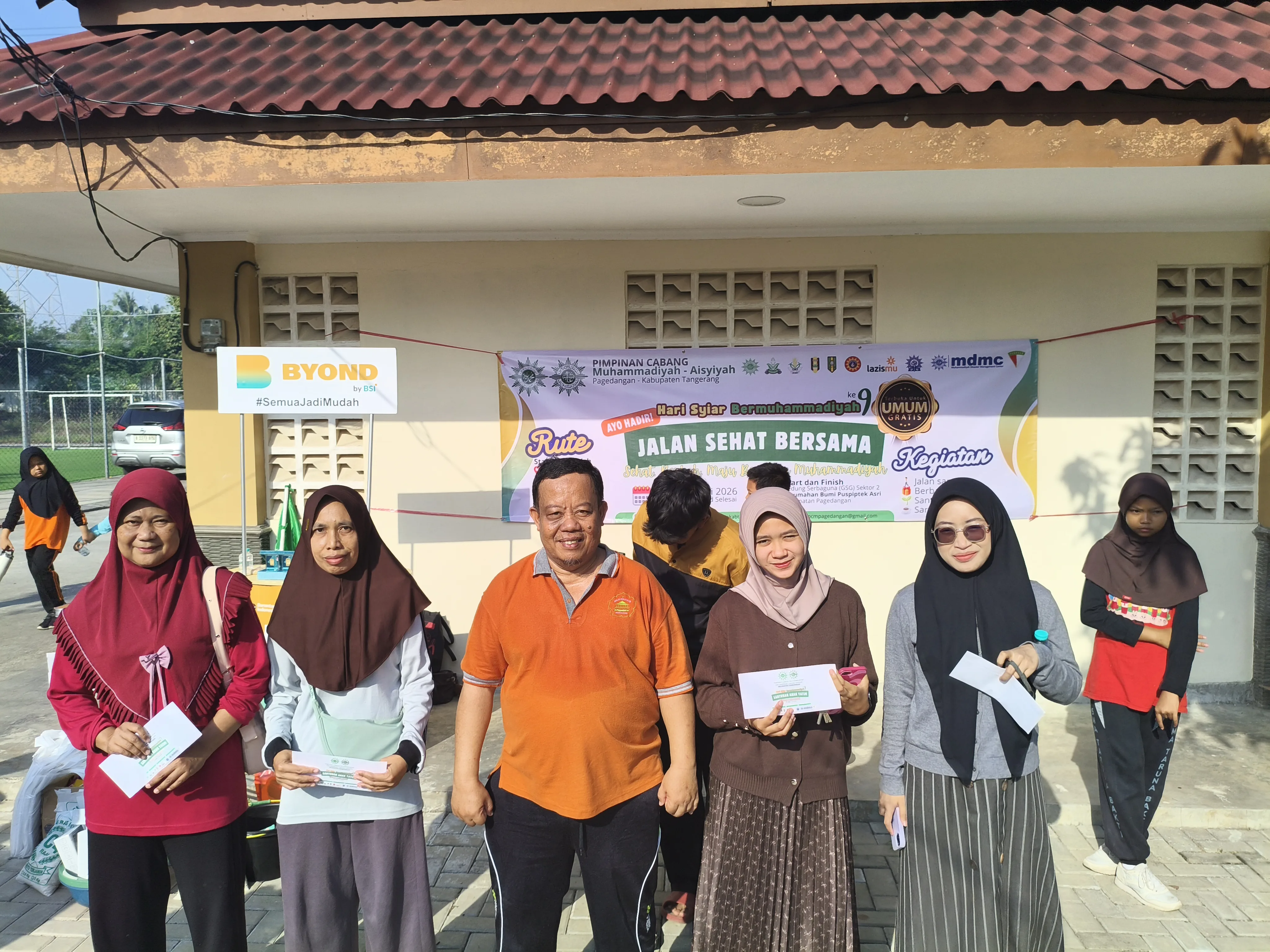 Warga Muhammadiyah Pagedangan Gelar Jalan-jalan Sehat di Perumahan Bumi Puspiptek Asri